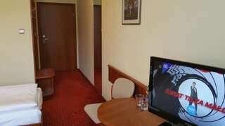 Отель Hotel Neo Тарновске-Гуры Двухместный номер с 1 кроватью или 2 отдельными кроватями-7